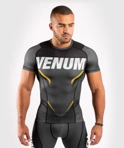 Venum ONE FC Impact Rashguard S/S Grijs Geel -Boksen Winkel venum venum one fc impact rashguard s s grijs geel 6
