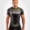 Venum ONE FC Impact Rashguard S/S Zwart Kaki -Boksen Winkel venum venum one fc impact rashguard s s zwart kaki
