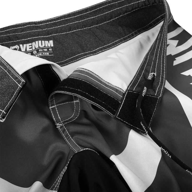 Venum Predator MMA Fight Shorts Zwart Wit 4 Venum Predator MMA Fight Shorts Zwart Wit - Afbeelding 2