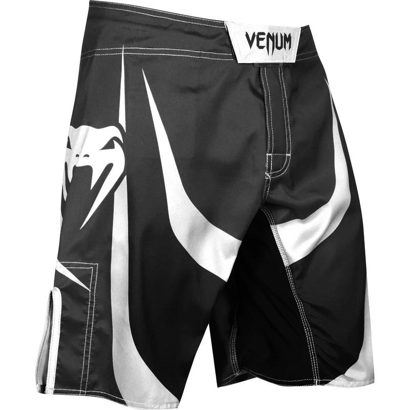 Venum Predator MMA Fight Shorts Zwart Wit 3 Venum Predator MMA Fight Shorts Zwart Wit
