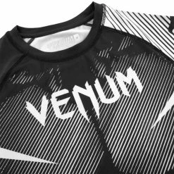 Venum Rashguard NOGI 2.0 L/S Zwart Wit Venum Shop NL -Boksen Winkel venum venum rashguard nogi 20 l s zwart wit venum 2
