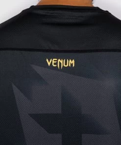 Venum Razor Dry Tech T-shirt Zwart Goud -Boksen Winkel venum venum razor dry tech t shirt zwart goud 4