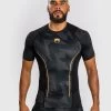 Venum Razor Rash Guard Korte Mouwen Zwart Goud -Boksen Winkel venum venum razor rash guard korte mouwen zwart go