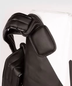 Venum Satchel Kick Shield Zwart Wit 10 Venum Satchel Kick Shield Zwart Wit -Boksen Winkel venum venum satchel kick shield zwart wit 2