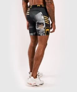 Venum Skull Compression Shorts Zwart Goud -Boksen Winkel venum venum skull compression shorts zwart goud 9