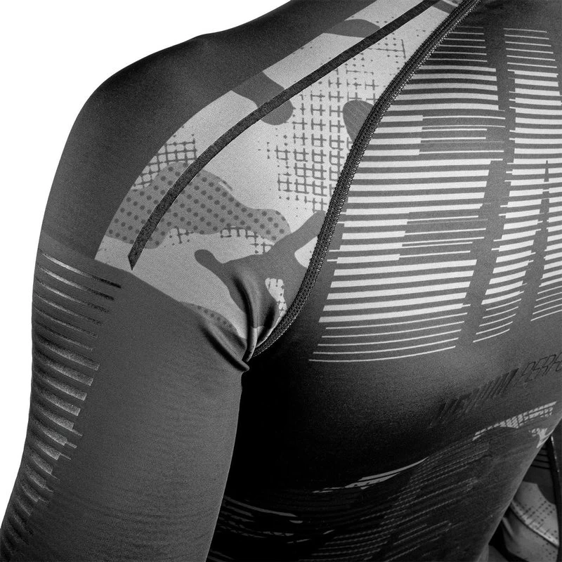 Venum Tactical Rash Guard L/S Compressieshirt Camo Zwart 5 Venum Tactical Rash Guard L/S Compressieshirt Camo Zwart - Afbeelding 3