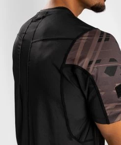 Venum Tecmo 2.0 Dry Fit T-shirt Zwart Bruin -Boksen Winkel venum venum tecmo 20 dry fit t shirt zwart bruin 6