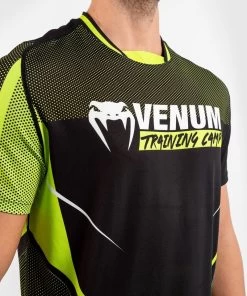 Venum Training Camp 3.0 Dry Tech T-shirt Zwart Geel 13 Venum Training Camp 3.0 Dry Tech T-shirt Zwart Geel -Boksen Winkel venum venum training camp 30 dry tech t shirt zwar 2